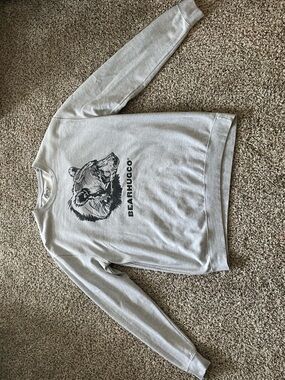 Light Gray Crewneck Sweatshirt with Bear Graphic